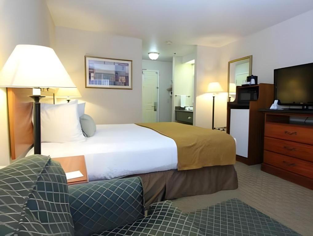 Best Western Plus Twin View Inn And Suites Redding Ngoại thất bức ảnh